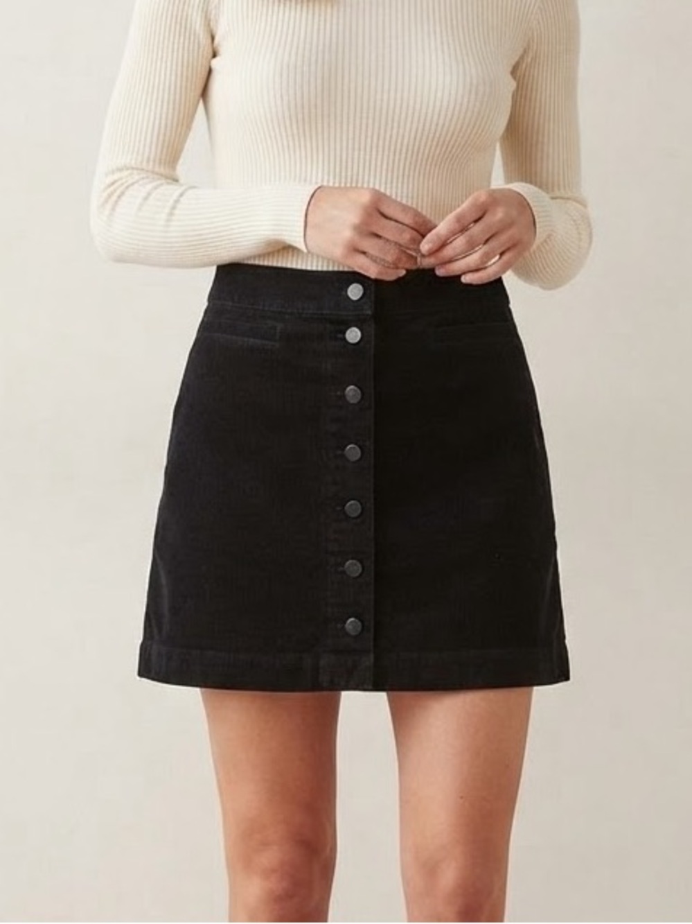 Aritzia Wilfred Free Sz 8 Black Corduroy Button Front Preppy Mini Skirt